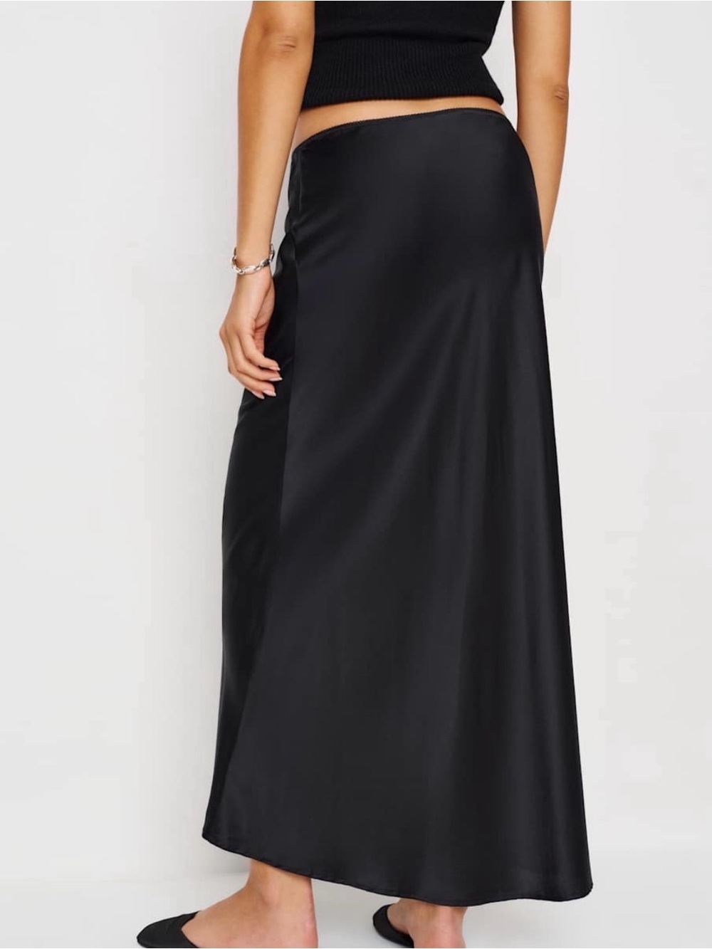 Reformation Layla Silk Midi Skirt Size 8 Black Classic Dark Romance MINT - Picture 3 of 6